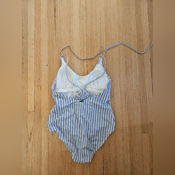 Wallflower Swim One piece - Picture 2 of 5